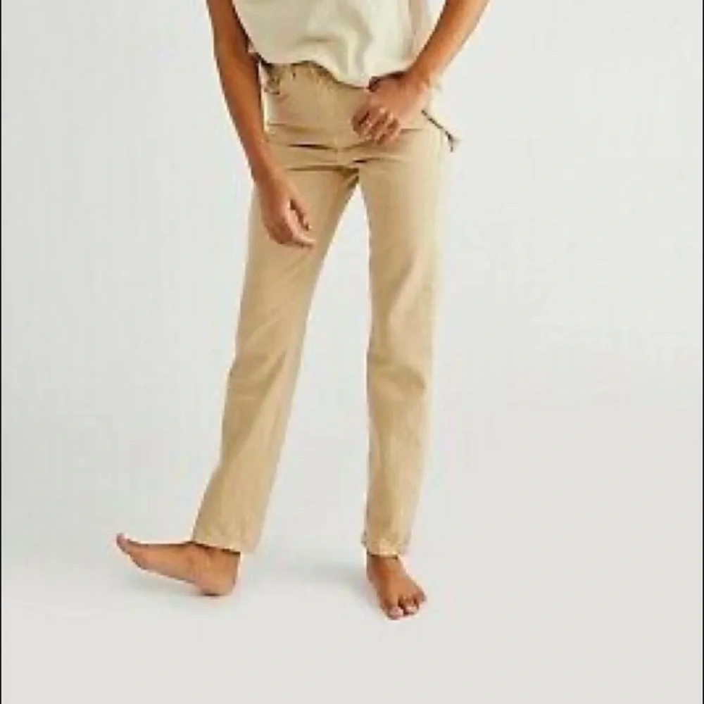 NWT The Ragged Priest Mom Jeans from Free People Size 32 Khaki